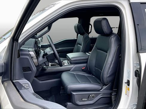 Used 2025 Ford F150 Lariat w/ Equipment Group 502A High AWD/4WD image 9