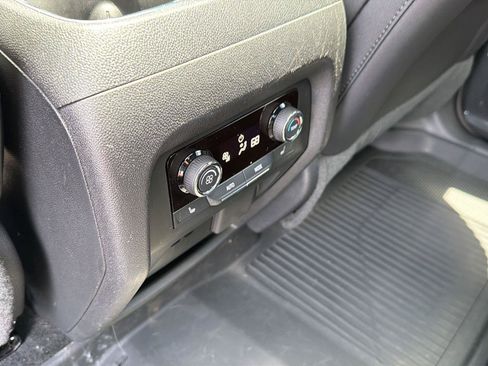Certified 2024 Chevrolet Traverse RS FWD image 12