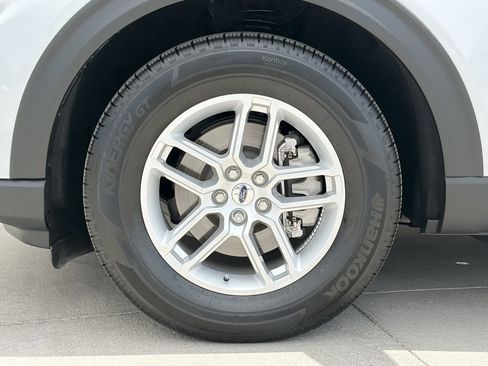 Used 2025 Ford Explorer Active RWD image 9