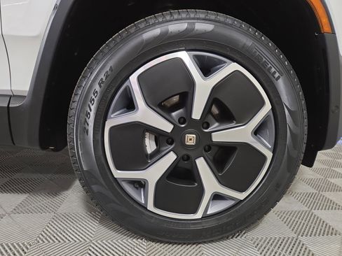 Used 2024 Rivian R1S Adventure AWD/4WD image 11