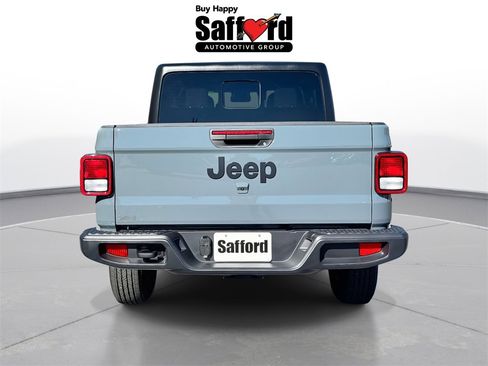 Used 2025 Jeep Gladiator Sport image 6