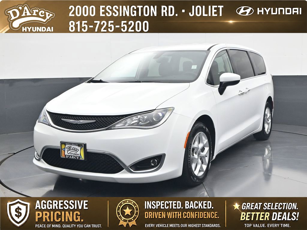 Used 2017 Chrysler Pacifica Touring Plus w/ Tire & Wheel Group FWD image 1