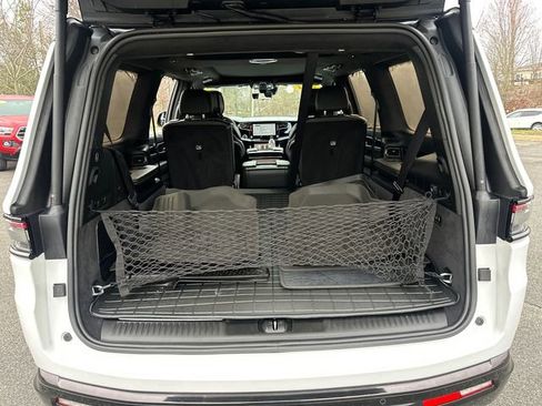 Used 2024 Jeep Grand Wagoneer Series III w/ Rear Seat Video Group 1 AWD/4WD image 13