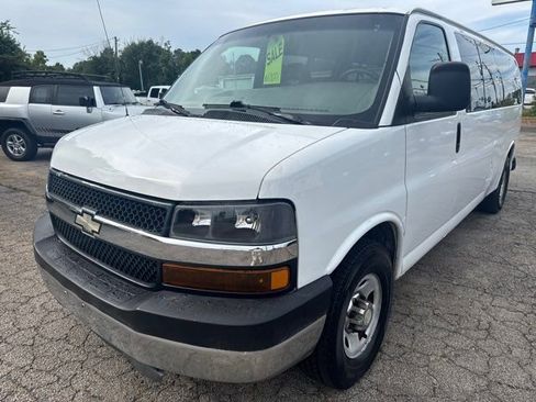 Used 2008 Chevrolet Express 3500 Extended Passenger w/ LT Preferred Equipment Group image 3