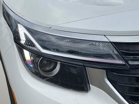 New 2026 Kia Seltos S FWD image 9