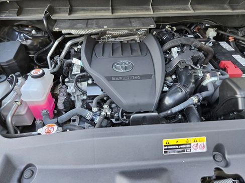 Used 2025 Toyota Highlander XSE AWD/4WD image 23