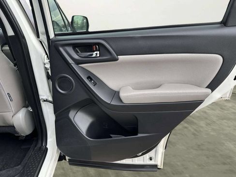 Used 2015 Subaru Forester 2.5i Touring w/ Eyesight & Navigation System image 17