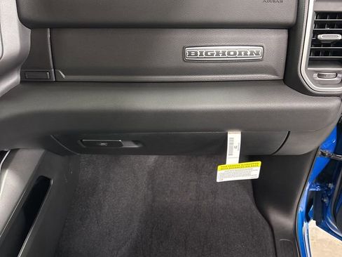 New 2026 RAM 1500 4x4 Crew Cab image 32