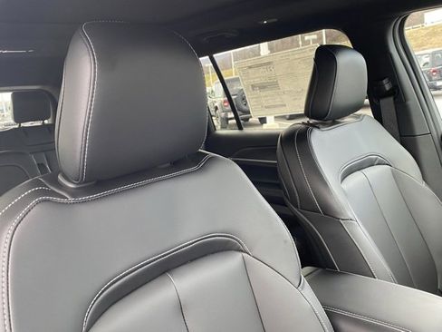 New 2025 Jeep Grand Cherokee L Limited w/ Black Appearance Package image 31