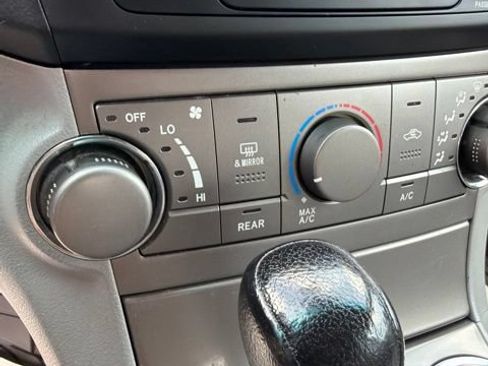 Used 2010 Toyota Highlander 4WD image 18