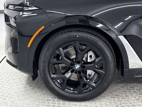 Used 2025 BMW X7 xDrive40i w/ Premium Package image 11