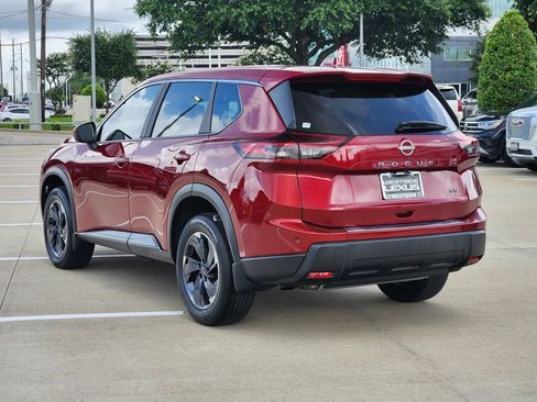 Used 2024 Nissan Rogue SV FWD image 5