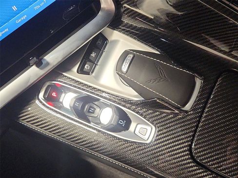 Used 2024 Chevrolet Corvette Z06 RWD image 16