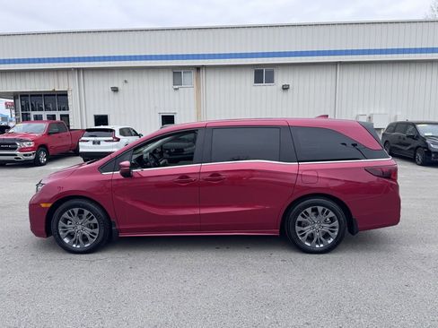 Used 2025 Honda Odyssey Touring image 10