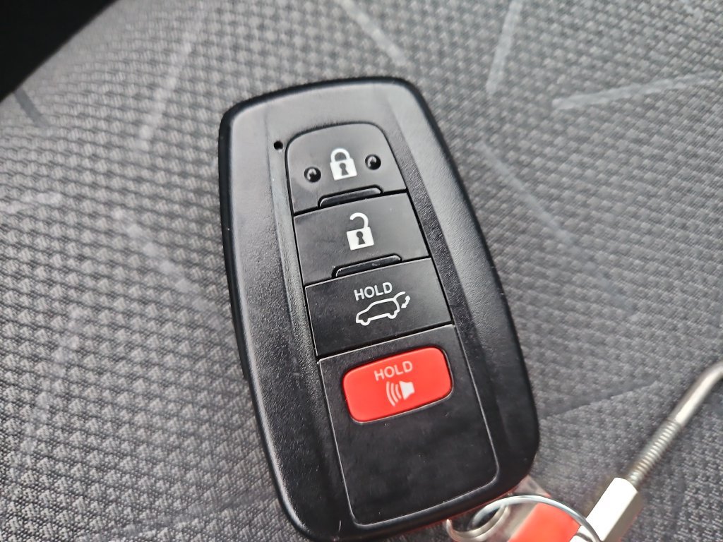 Certified 2021 Toyota RAV4 XLE w/ Convenience Package FWD image 28