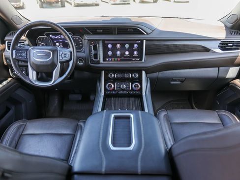 Used 2021 GMC Yukon XL Denali w/ Denali Premium Package AWD/4WD image 27
