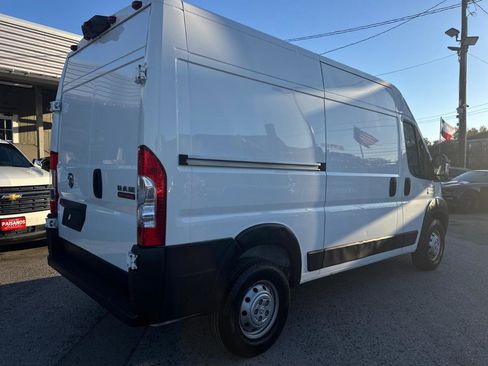 Used 2021 RAM ProMaster 2500 w/ Convenience Group image 5