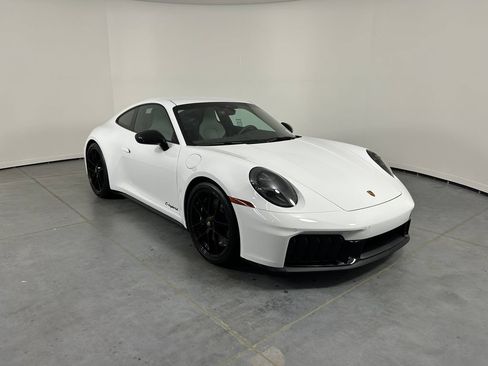 Certified 2025 Porsche 911 Carrera GTS RWD image 9
