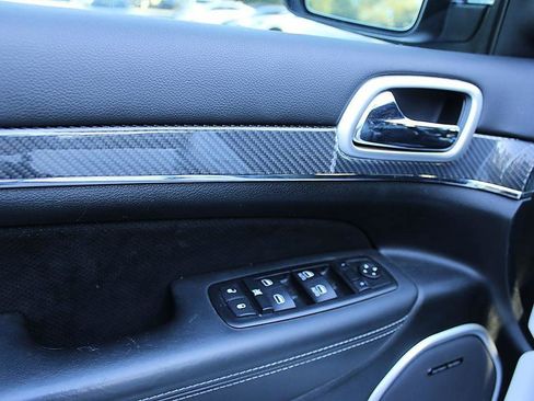 Used 2015 Jeep Grand Cherokee SRT w/ Luxury Group II AWD/4WD image 9