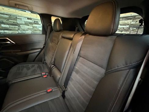 Used 2023 Mitsubishi Outlander SE AWD/4WD image 29