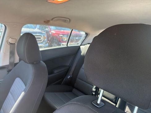 Used 2016 Kia Forte LX image 10