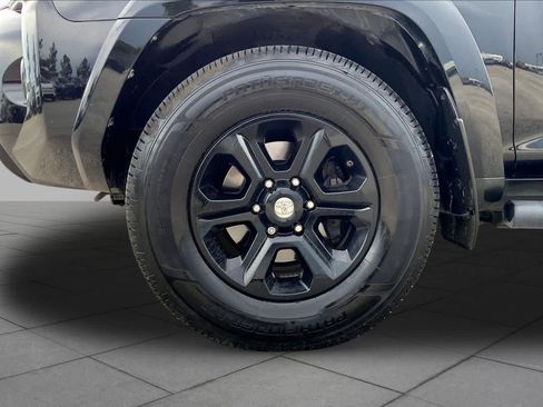 Used 2015 Toyota 4Runner SR5 Premium RWD image 11