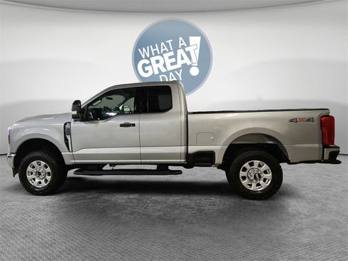 Used 2024 Ford F250 XLT w/ Snow Plow Prep Package image 7