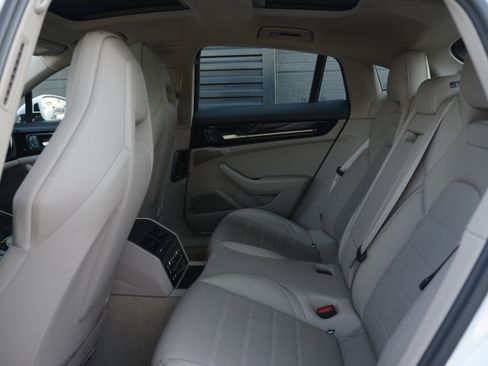 Certified 2024 Porsche Panamera 4 AWD/4WD image 29