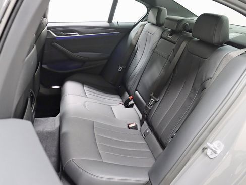 Used 2022 BMW 530i xDrive w/ M Sport Package image 31