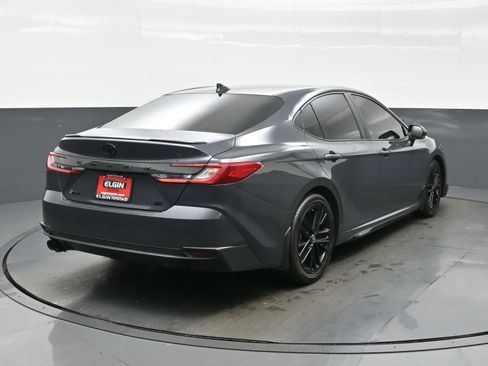 Used 2025 Toyota Camry SE w/ Convenience Package FWD image 6