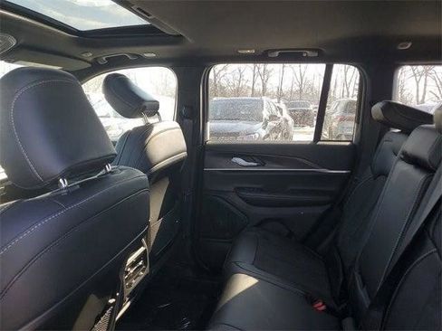 New 2026 Jeep Grand Cherokee Altitude AWD/4WD image 10