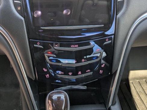 Used 2014 Cadillac XTS Premium AWD/4WD image 30