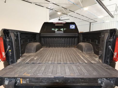 Used 2021 GMC Sierra 1500 SLT w/ SLT Premium Plus Package AWD/4WD image 16