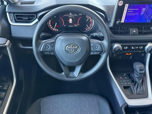 Used 2025 Toyota RAV4 XLE AWD/4WD image 26