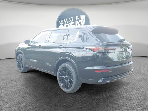 New 2026 Mitsubishi Outlander LE AWD/4WD image 6