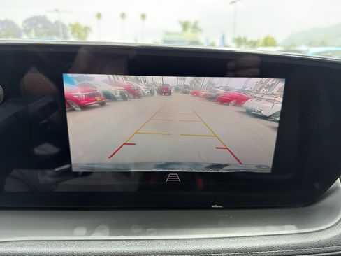 Used 2024 Buick Encore GX Sport Touring FWD image 32