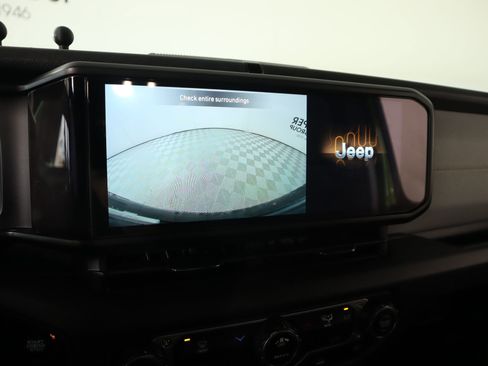 Used 2025 Jeep Wrangler Sport image 6