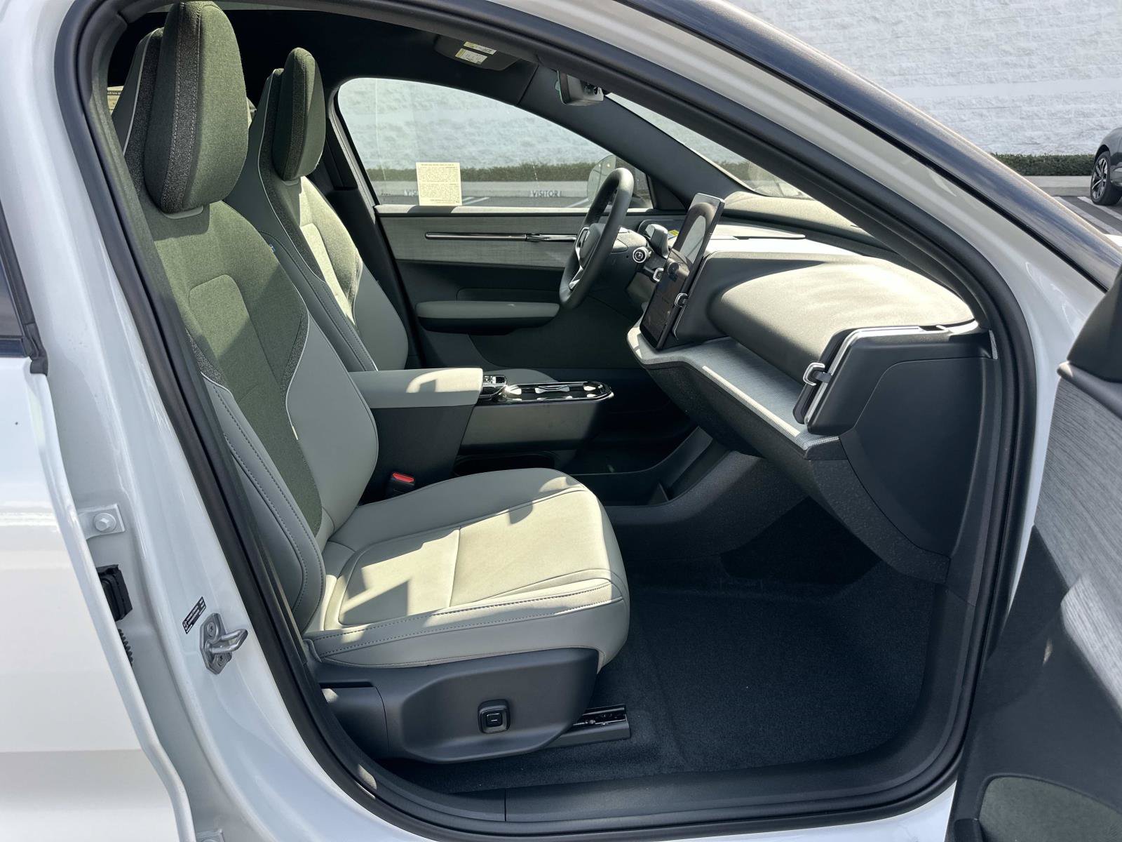 New 2026 Volvo EX30 Cross Country Ultra w/ Protection Package Premier AWD/4WD image 20