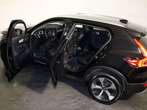 Used 2024 Volvo XC40 B5 Core AWD/4WD image 5
