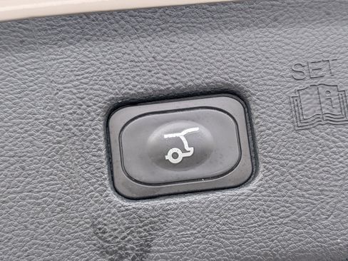 Used 2023 Ford Edge ST image 30