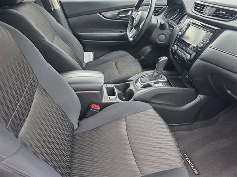 Used 2018 Nissan Rogue SV w/ Premium Package image 21
