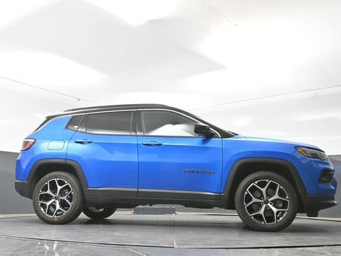 Used 2025 Jeep Compass Limited AWD/4WD image 52