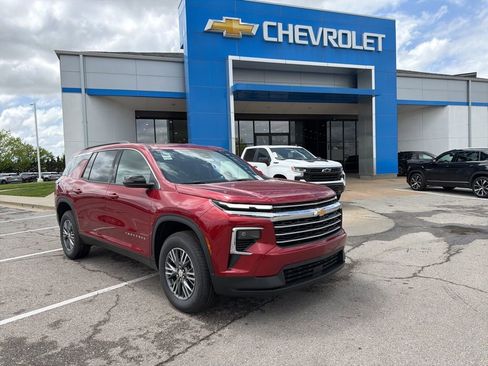New 2026 Chevrolet Traverse LT AWD/4WD image 1