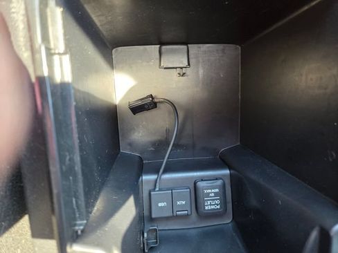Used 2011 Honda Accord EX image 27