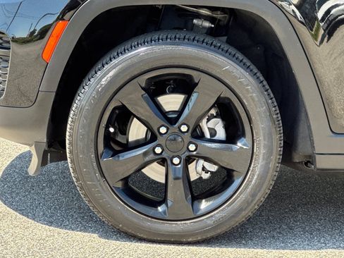 Used 2023 Jeep Grand Cherokee Altitude AWD/4WD image 26