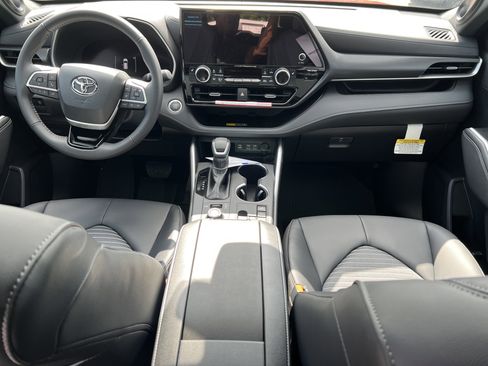 New 2026 Toyota Highlander XSE AWD/4WD image 25