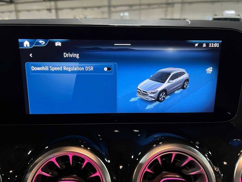 Certified 2025 Mercedes-Benz GLA 250 4MATIC image 33