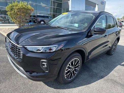 New 2025 Ford Escape PHEV w/ PHEV Premium Package image 2