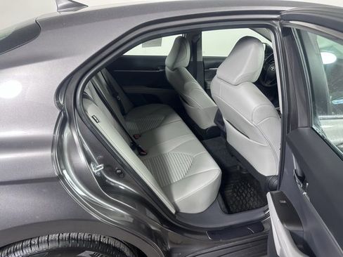 Used 2023 Toyota Camry SE image 12