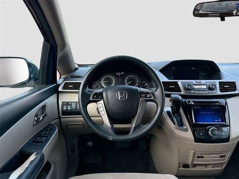 Used 2017 Honda Odyssey SE image 22